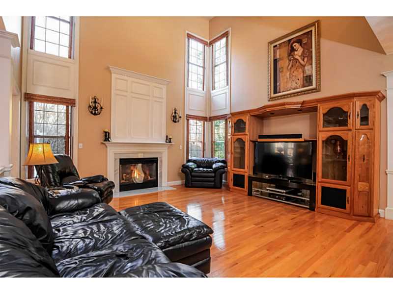 172 Castle Rocks Road Warwick, RI 02886 - Photo 8 of 25 Den/Family/Great Room.