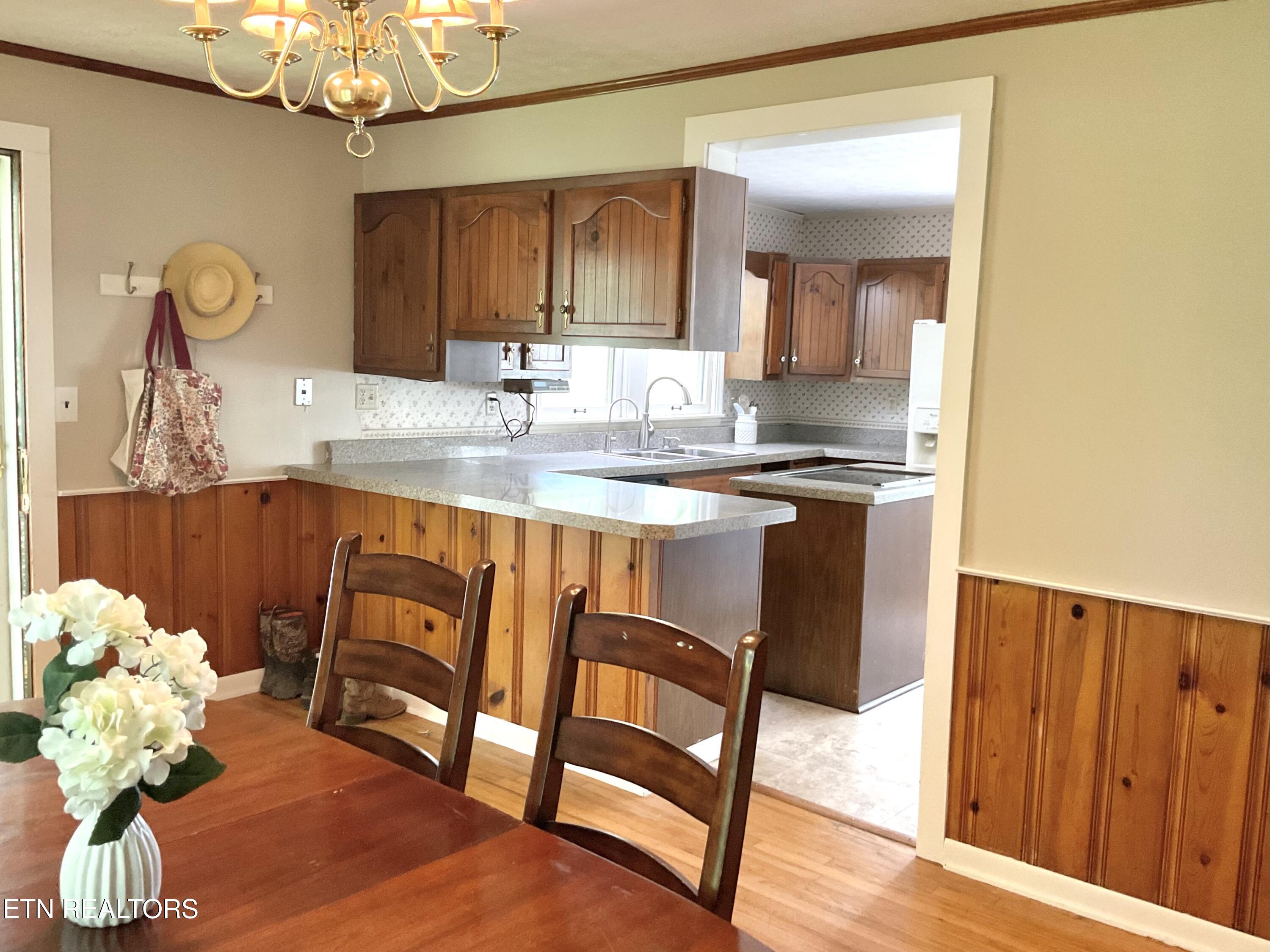 328 Ridgeview Drive Clinton, TN 37716 - Photo 6 of 45 Dining to Kitchen