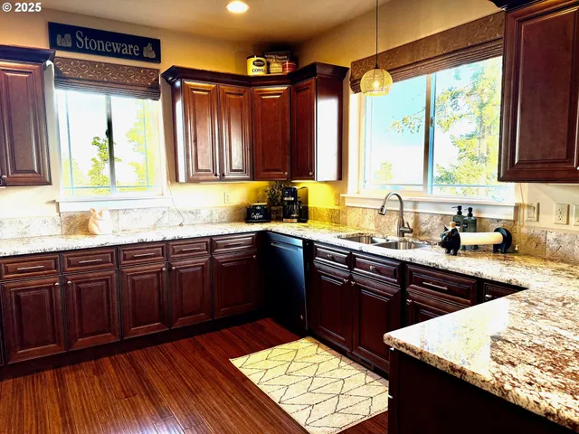 $769,000 | 6452 Dogwood Street, Springfield, OR 97478