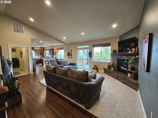 $769,000 | 6452 Dogwood Street, Springfield, OR 97478