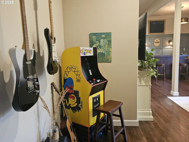 $769,000 | 6452 Dogwood Street, Springfield, OR 97478