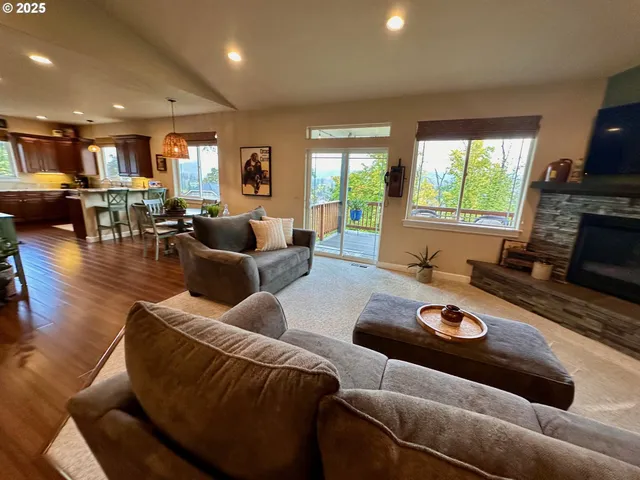 $769,000 | 6452 Dogwood Street, Springfield, OR 97478