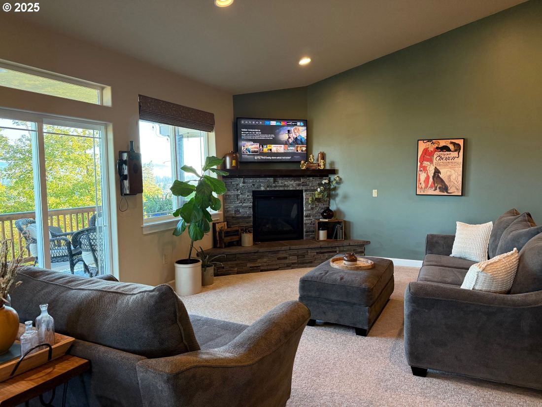 6452 Dogwood Street Springfield, OR 97478 - Photo 5 of 48