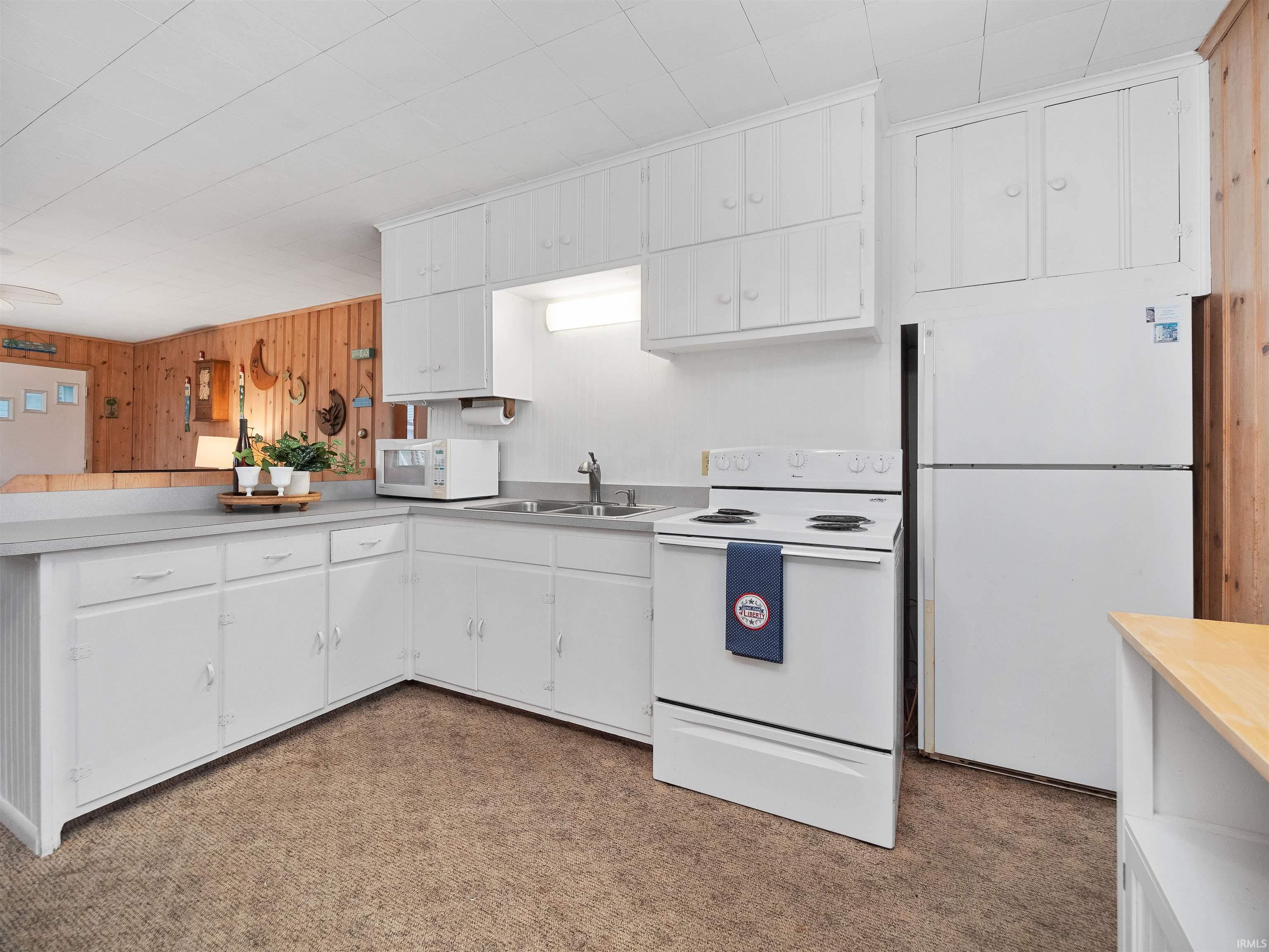 8174 East North Road Syracuse, IN 46567 - Photo 12 of 36 Gallery Image 12