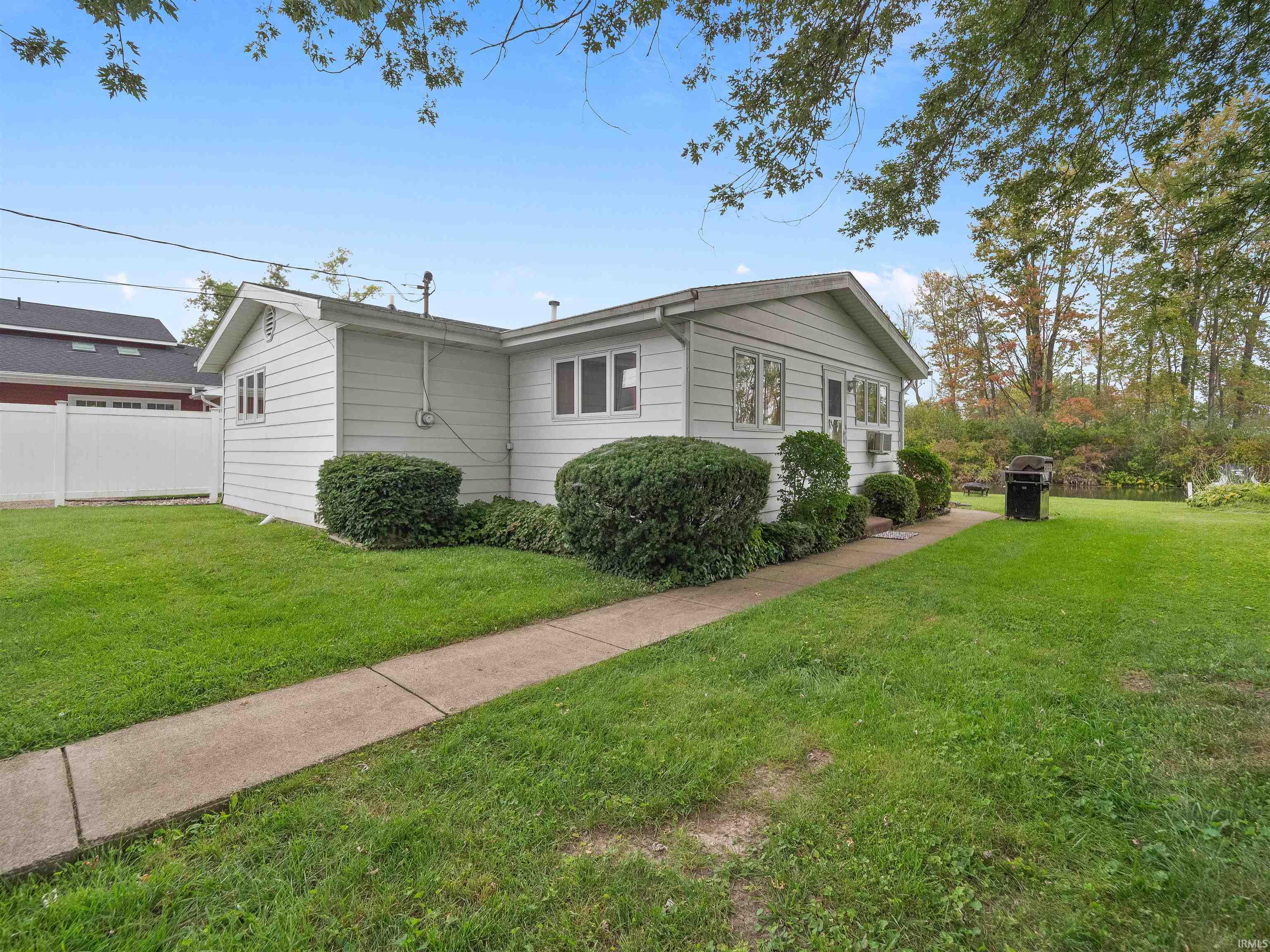8174 East North Road Syracuse, IN 46567 - Photo 7 of 36 Gallery Image 7
