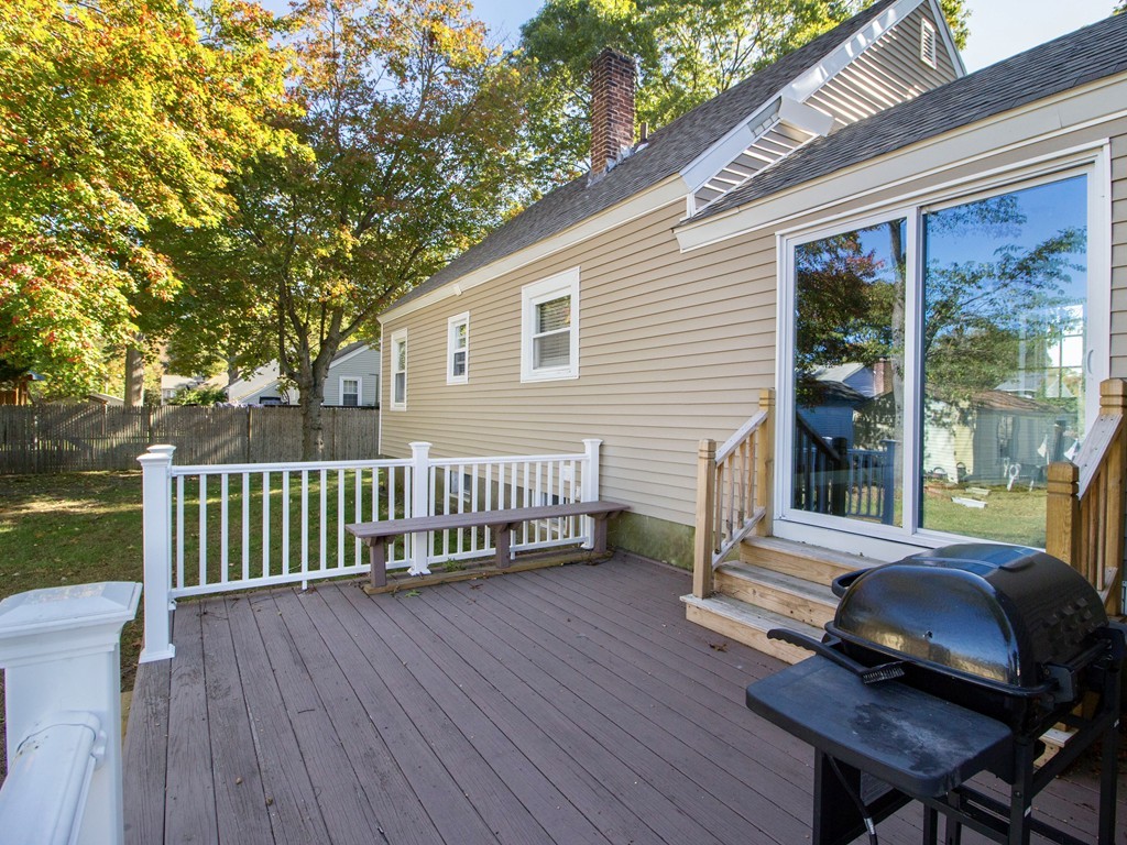 44 Ramsay Street East Providence, RI 02915 - Photo 5 of 21 Gallery Image 5