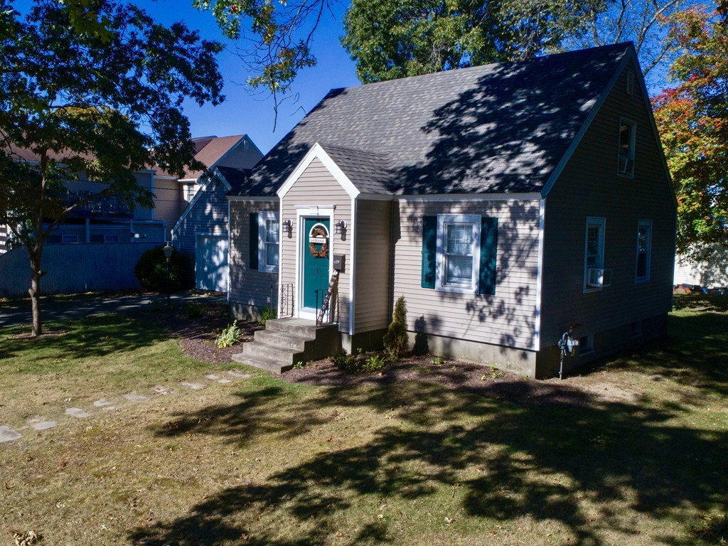 44 Ramsay Street East Providence, RI 02915 - Photo 6 of 21 Gallery Image 6