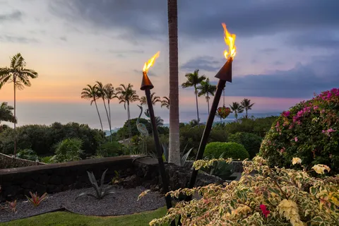 $2,375,000 | 77-422 Pelenike Drive, Kailua-Kona, HI 96740