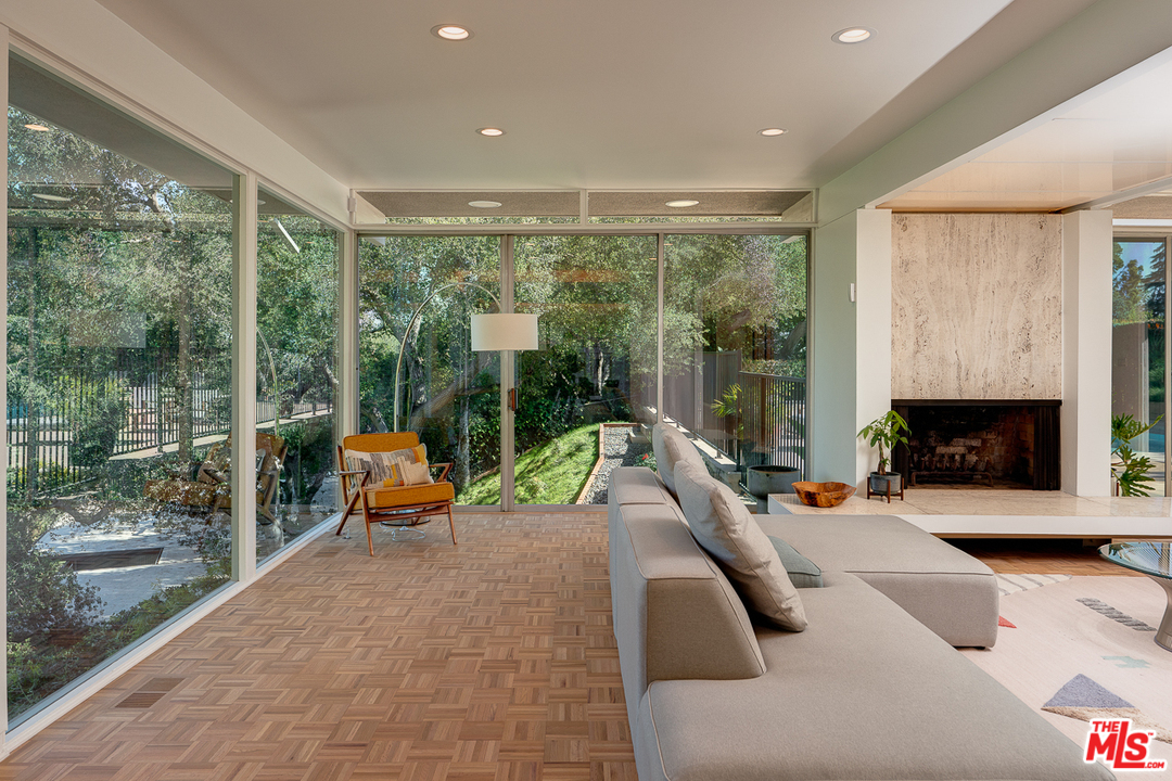 1490 El Mirador Drive Pasadena, CA 91103 - Photo 5 of 52