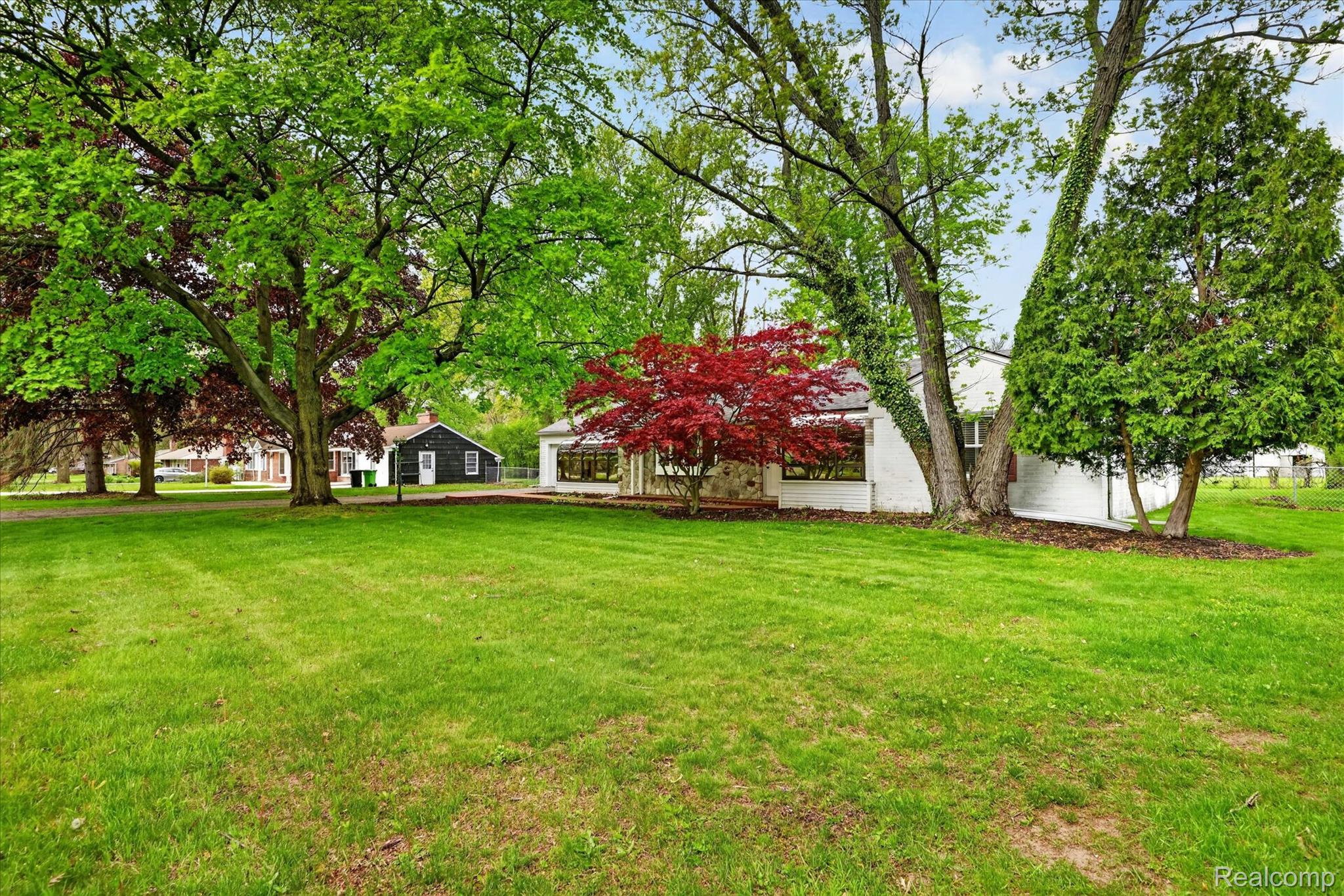 6576 Inkster Road West Bloomfield, MI 48322 - Photo 56 of 62 View of grassy yard