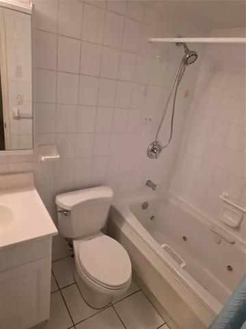 $2,000 | 259 South Cypress Road, Unit 509, Pompano Beach, FL 33060