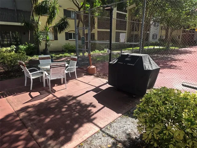 $2,000 | 259 South Cypress Road, Unit 509, Pompano Beach, FL 33060