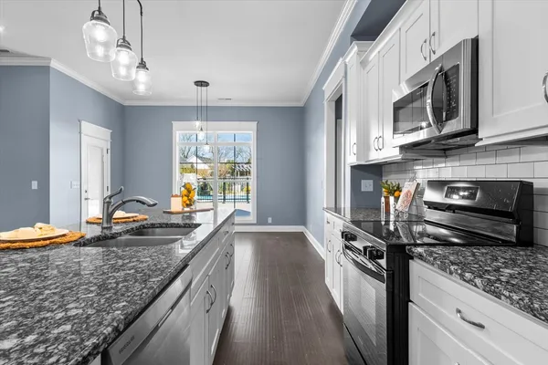 $939,900 | 7566 Don Bruce Court, Christiana, TN 37037