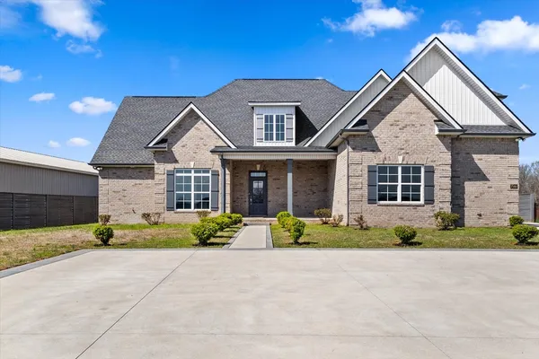 $939,900 | 7566 Don Bruce Court, Christiana, TN 37037