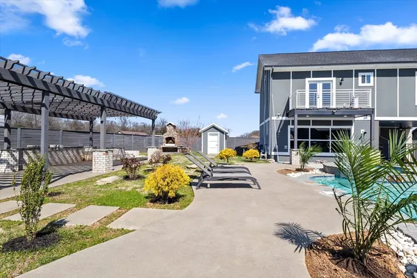 $939,900 | 7566 Don Bruce Court, Christiana, TN 37037