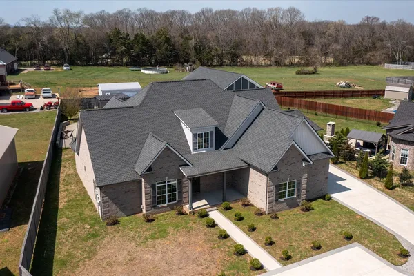$939,900 | 7566 Don Bruce Court, Christiana, TN 37037