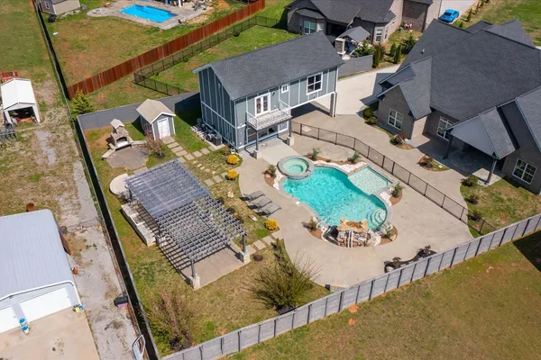$939,900 | 7566 Don Bruce Court, Christiana, TN 37037