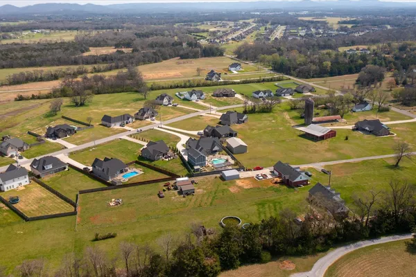 $939,900 | 7566 Don Bruce Court, Christiana, TN 37037