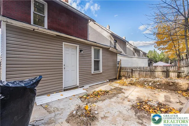 $249,999 | 963 Wyandotte Street, Bethlehem, PA 18015