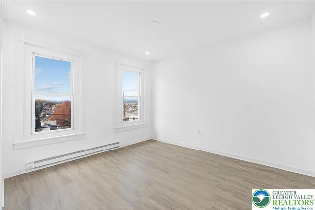 $249,999 | 963 Wyandotte Street, Bethlehem, PA 18015