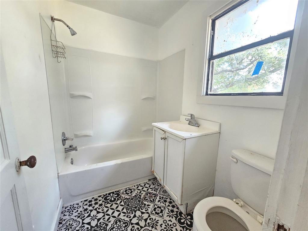 216 Pecan Street Bangs, TX 76823 - Photo 12 of 17