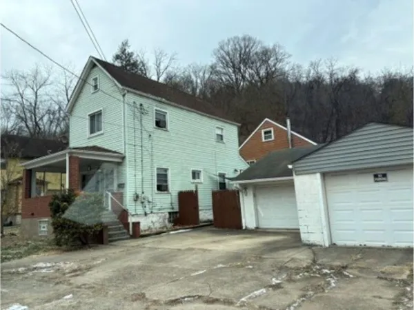 a view of a house