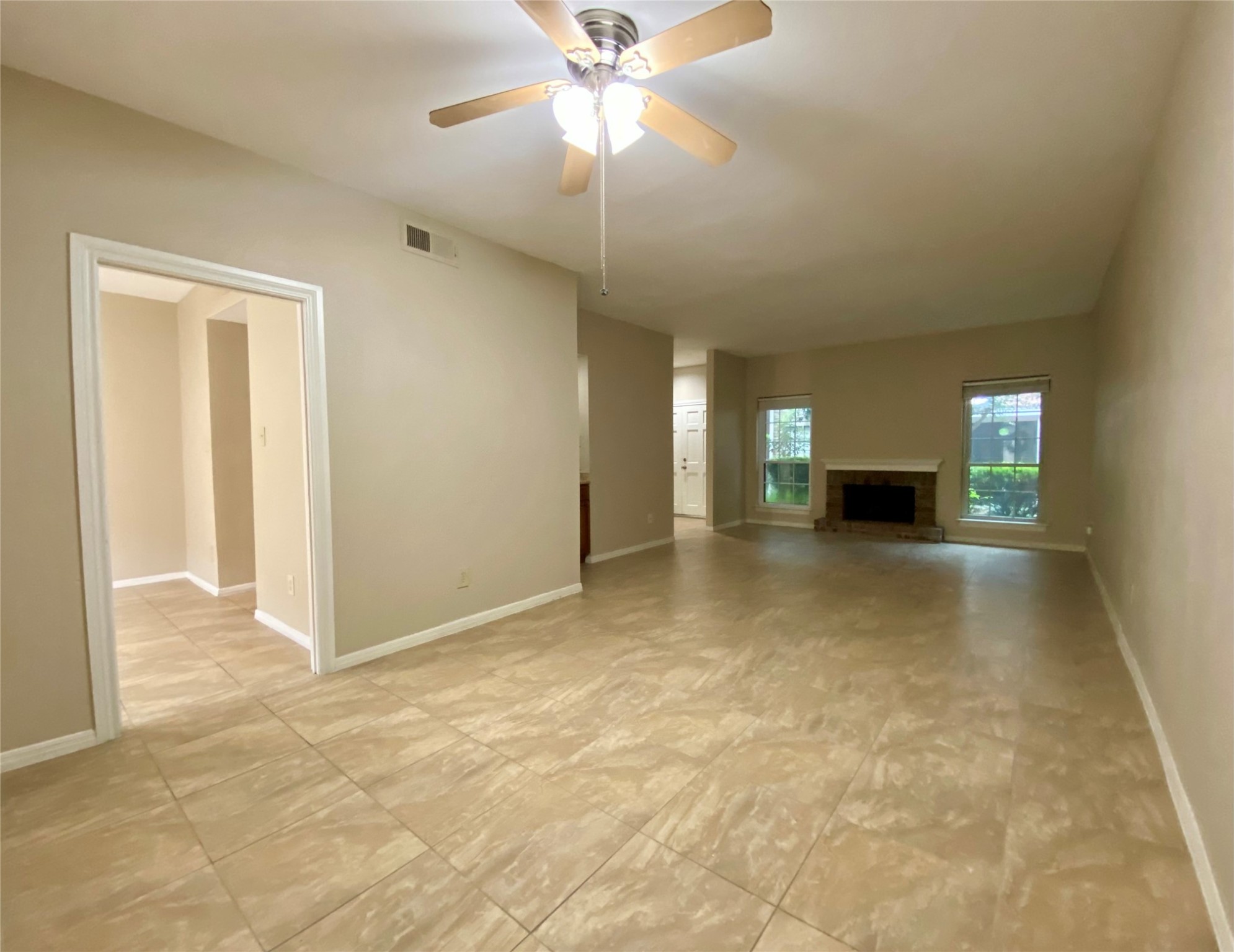 752 Augusta Drive Houston, TX 77057 - Photo 10 of 39 a view of livingroom with window