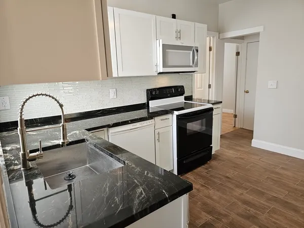 $3,200 | 47 Lincoln Street, Unit 1, Stoneham, MA 02180