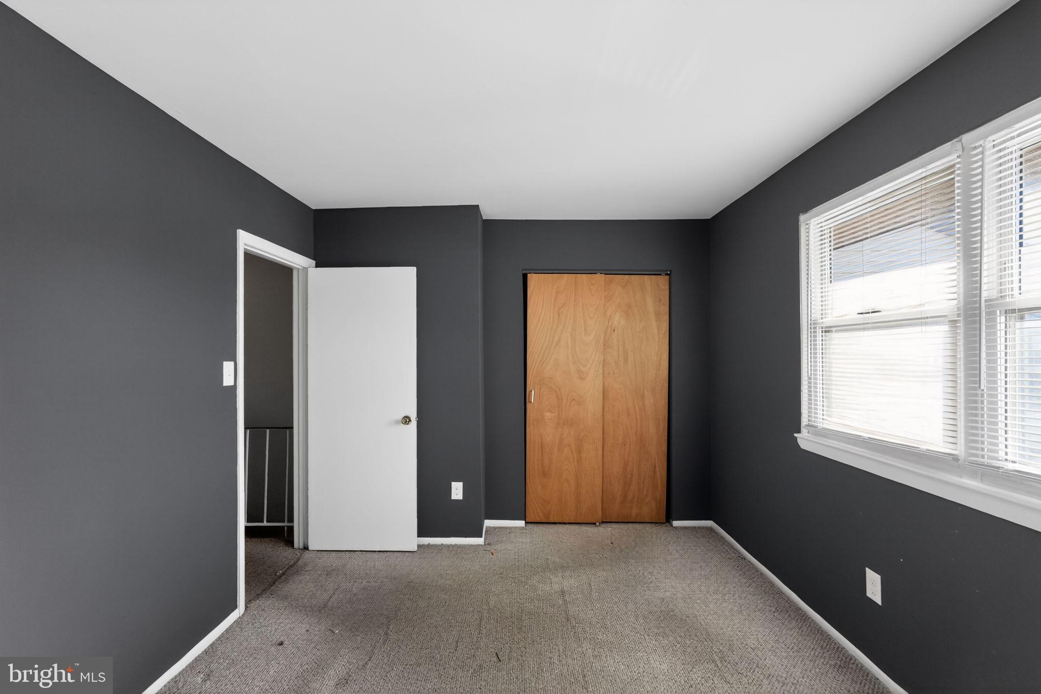 285 Via Cascata Drive Clementon, NJ 08021 - Photo 12 of 15 an empty room with windows