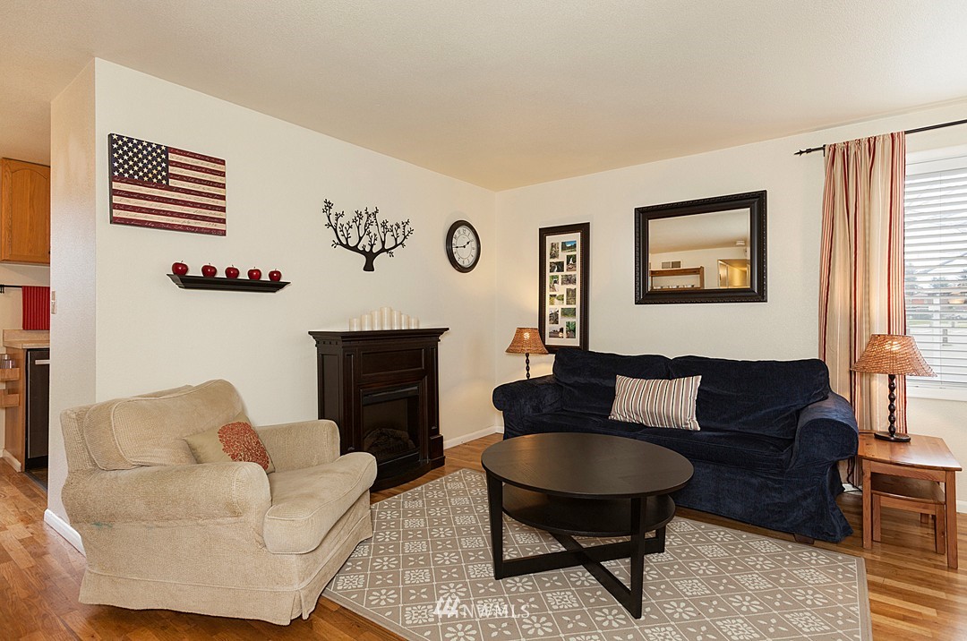 11902 Southeast 170th Place Renton, WA 98058 - Photo 3 of 24 Gallery Image 3