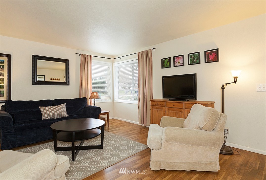 11902 Southeast 170th Place Renton, WA 98058 - Photo 4 of 24 Gallery Image 4