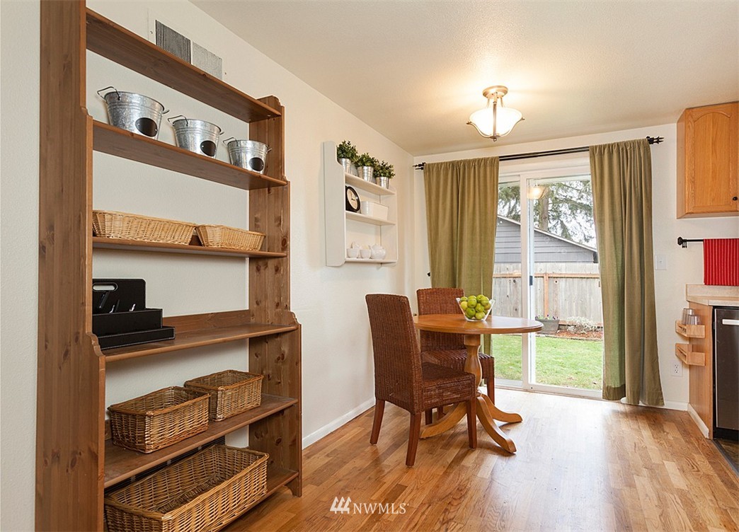 11902 Southeast 170th Place Renton, WA 98058 - Photo 7 of 24 Gallery Image 7
