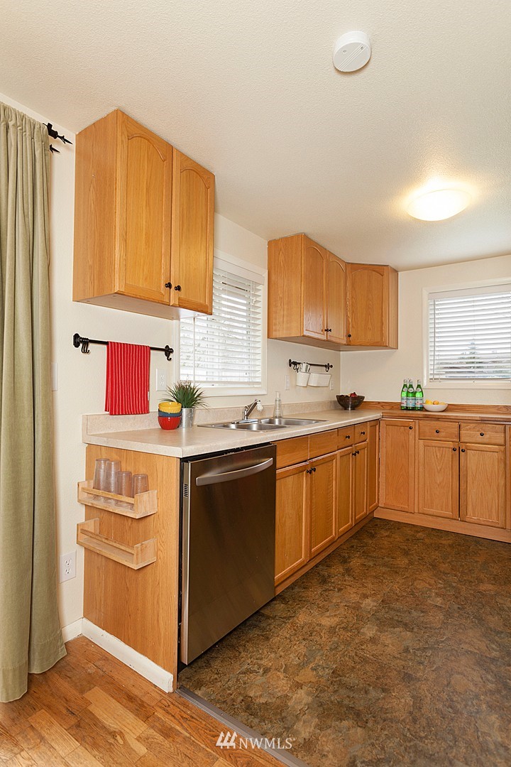 11902 Southeast 170th Place Renton, WA 98058 - Photo 8 of 24 Gallery Image 8