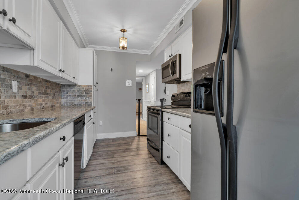 200 Portland Road, Unit D16 Highlands, NJ 07732 - Photo 13 of 31 018_ros08119