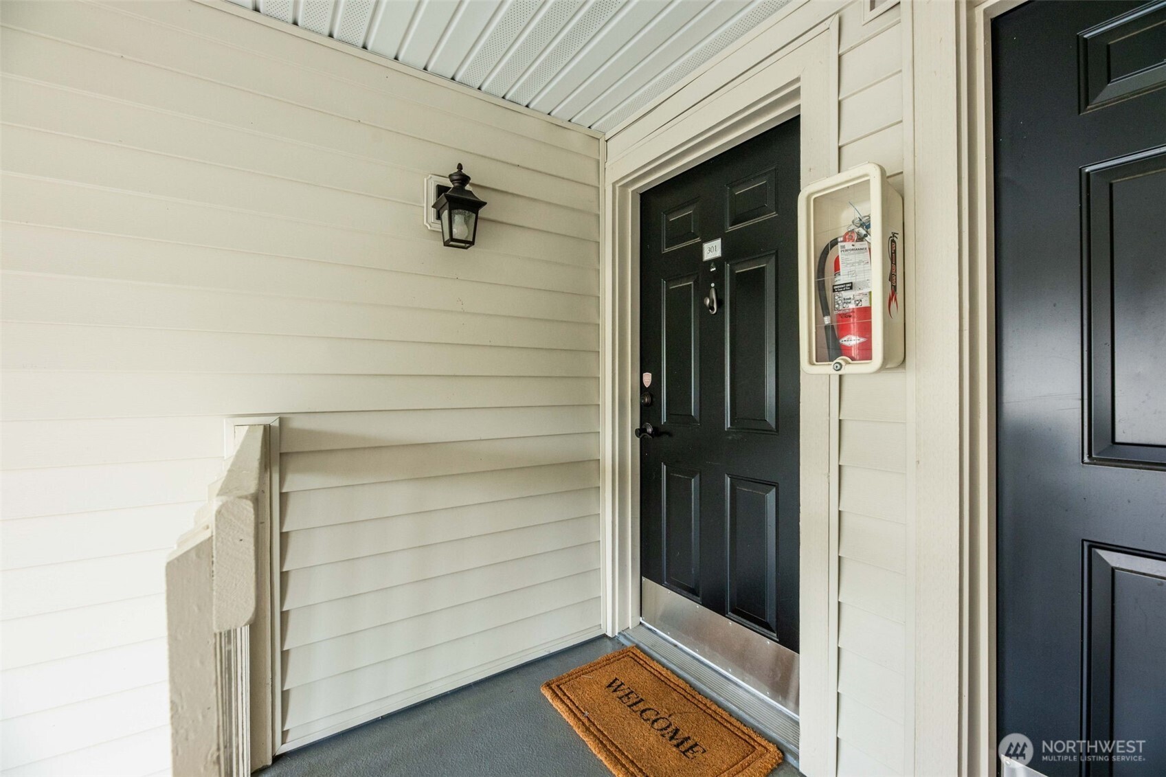 12404 East Gibson Road, Unit H301 Everett, WA 98204 - Photo 2 of 32