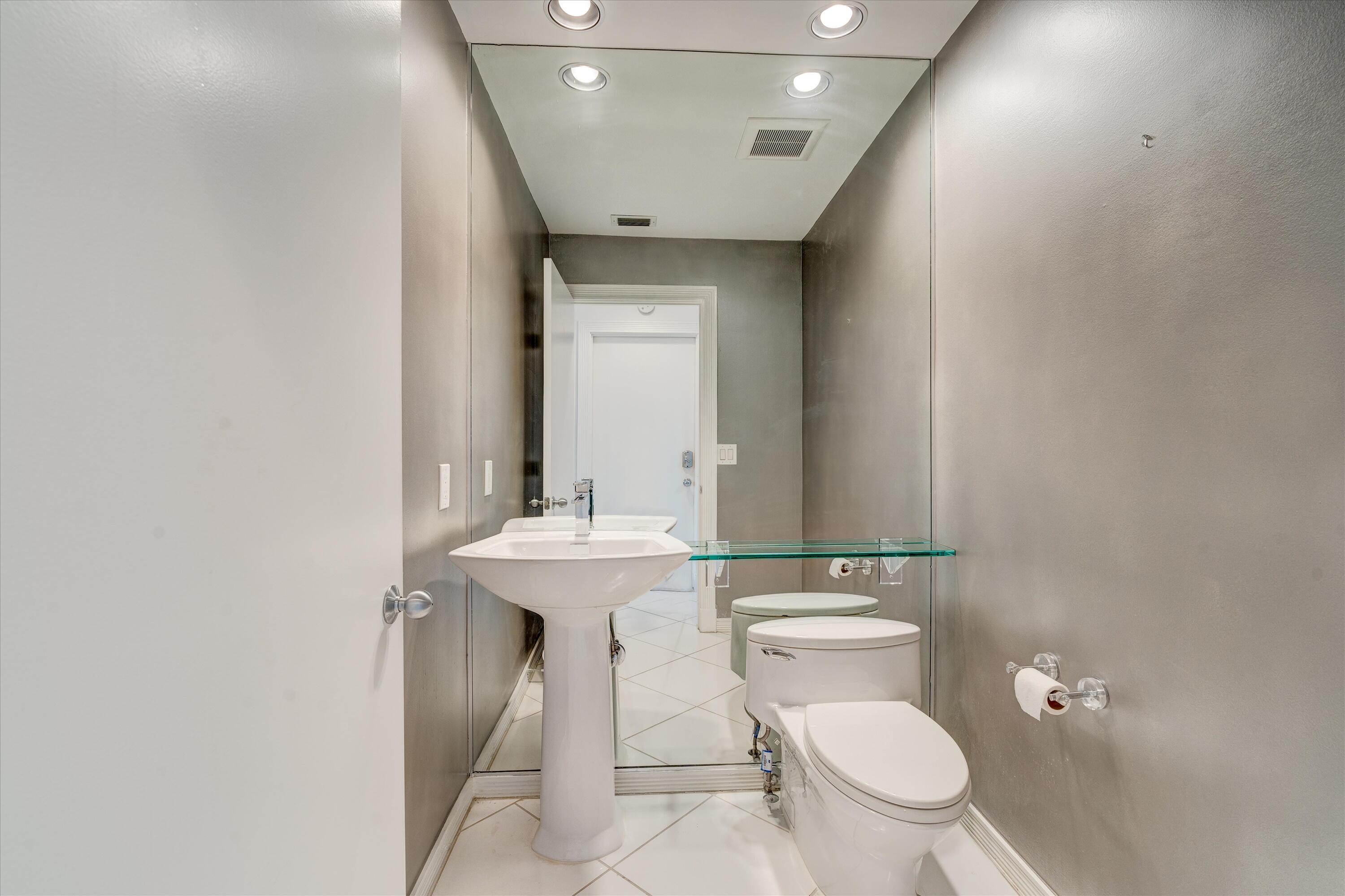 5457 Steeple Chase Boca Raton, FL 33496 - Photo 11 of 26 Powder Room