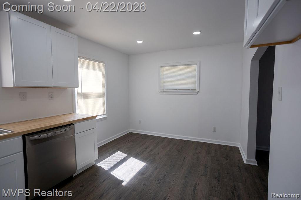 22148 Moross Road Grosse Pointe, MI 48236 - Photo 12 of 21