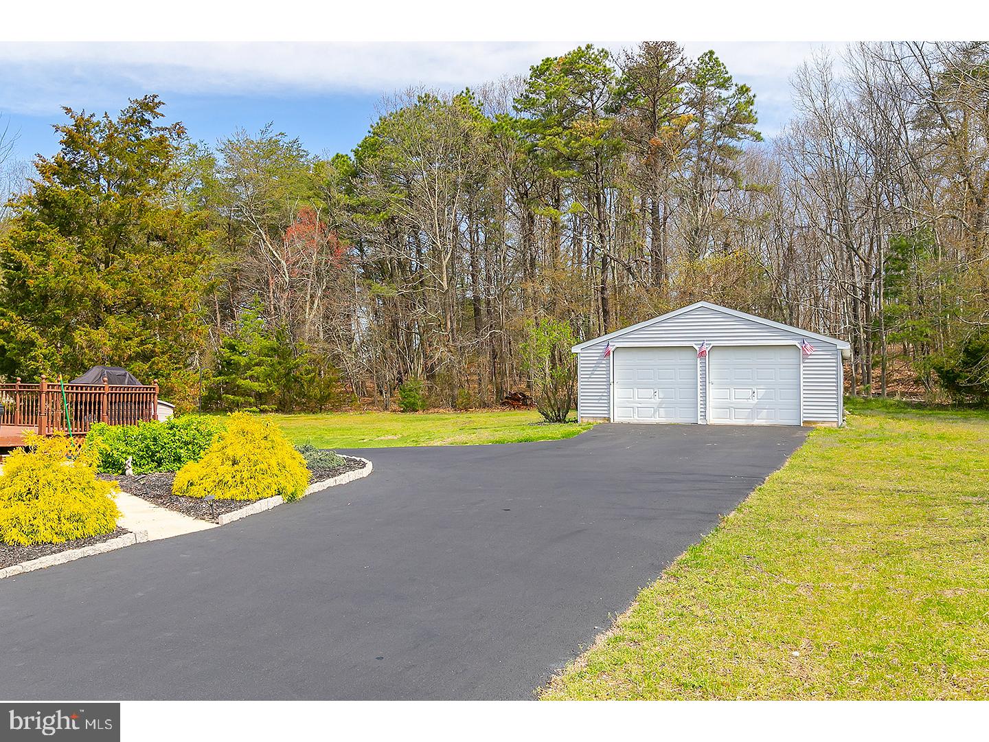 322 Tuckerton Road Vincentown, NJ 08088 - Photo 3 of 22