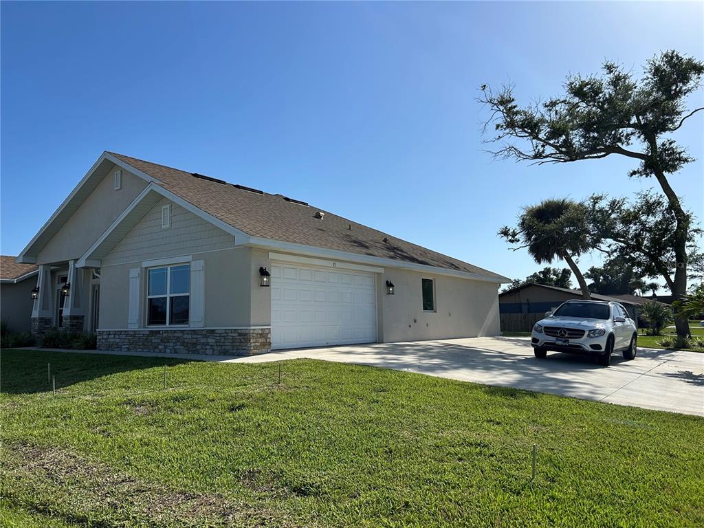25 Stanford Road Venice, FL 34293 - Photo 2 of 24 Gallery Image 2