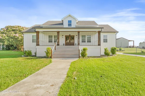 $295,000 | 508 West Laodis Street, Delcambre, LA 70528