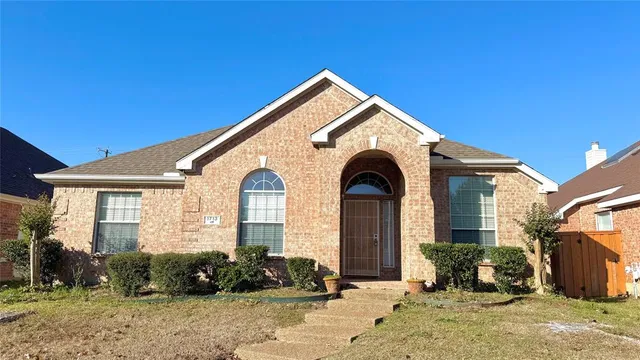 $2,200 | 1713 Annmarie Court, Garland, TX 75040