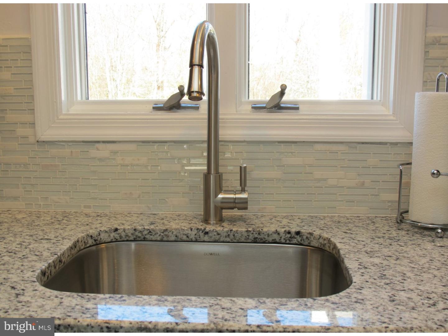 138 Red Stone Ridge Delran, NJ 08075 - Photo 11 of 25 Kitchen