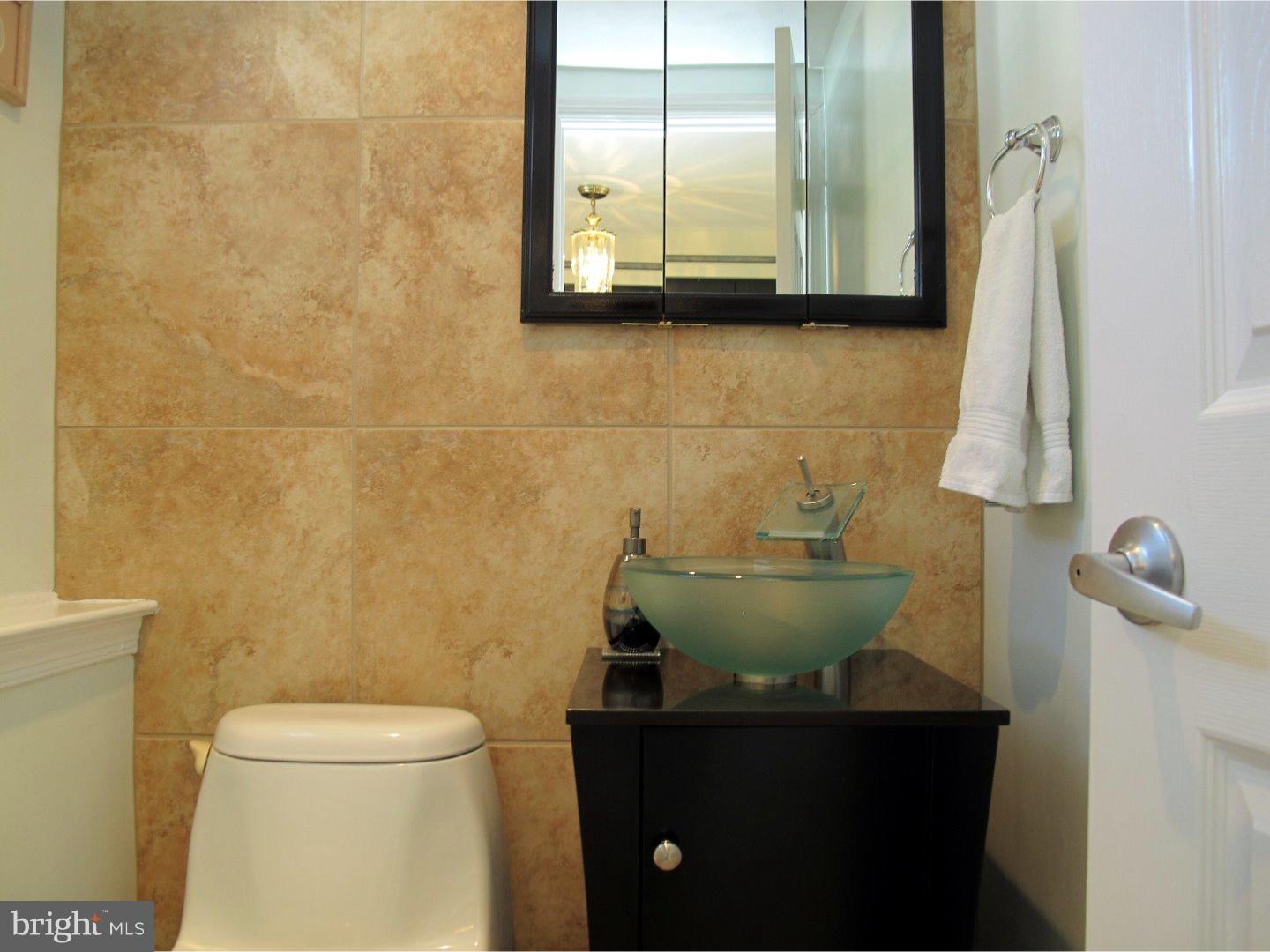 138 Red Stone Ridge Delran, NJ 08075 - Photo 18 of 25 Bathroom