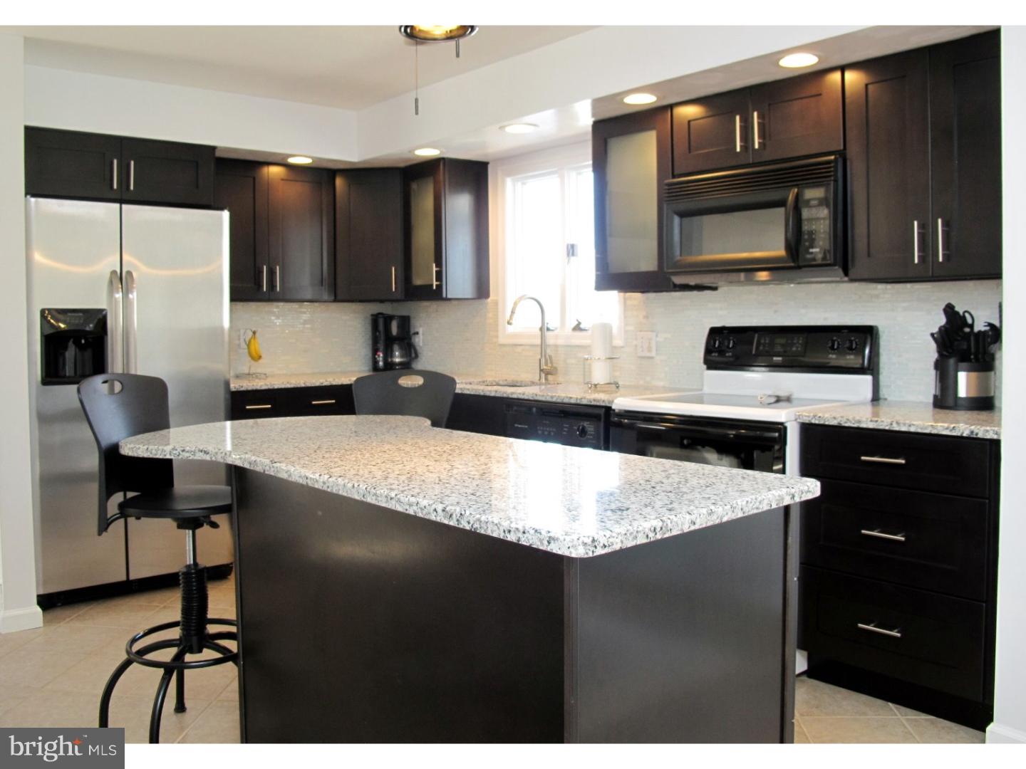 138 Red Stone Ridge Delran, NJ 08075 - Photo 10 of 25 Kitchen