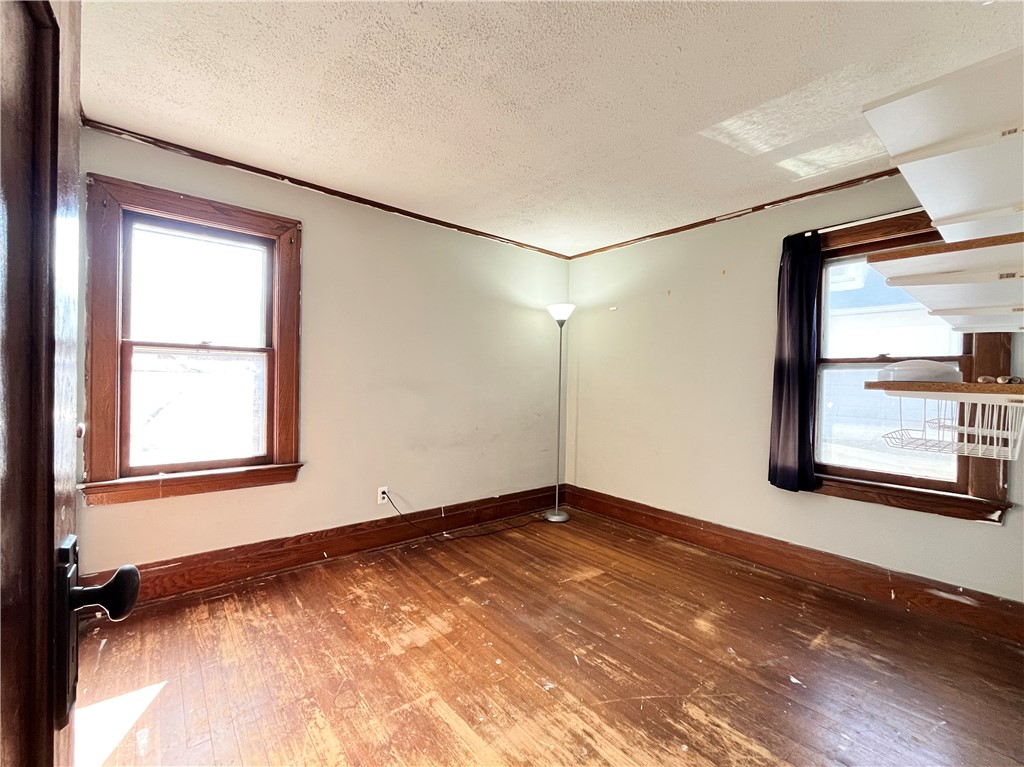 481 Lexington Avenue Rochester, NY 14613 - Photo 25 of 38