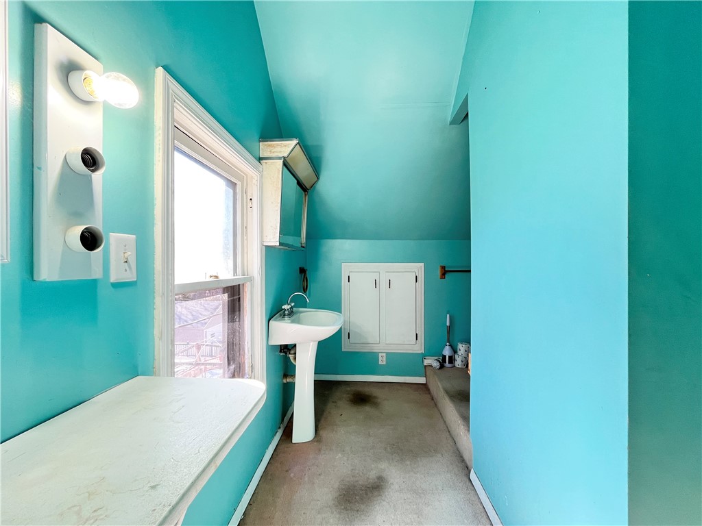 481 Lexington Avenue Rochester, NY 14613 - Photo 31 of 38