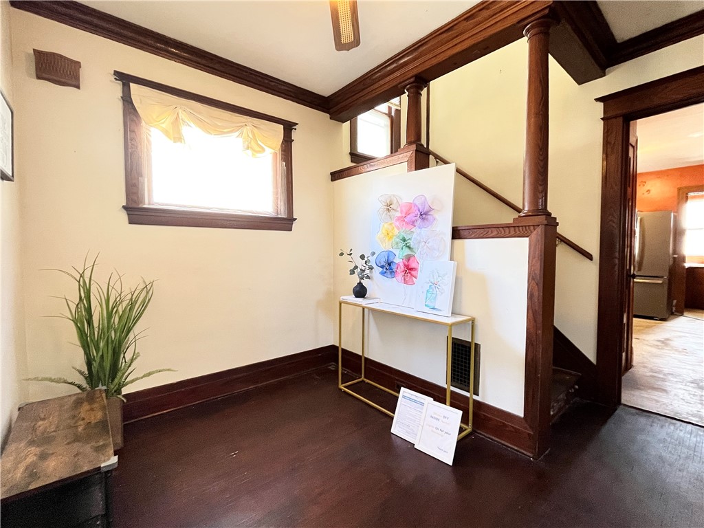 481 Lexington Avenue Rochester, NY 14613 - Photo 5 of 38