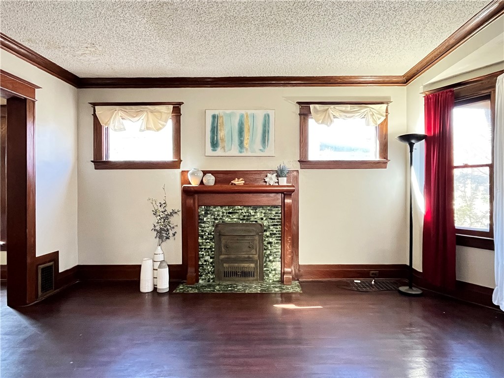 481 Lexington Avenue Rochester, NY 14613 - Photo 7 of 38