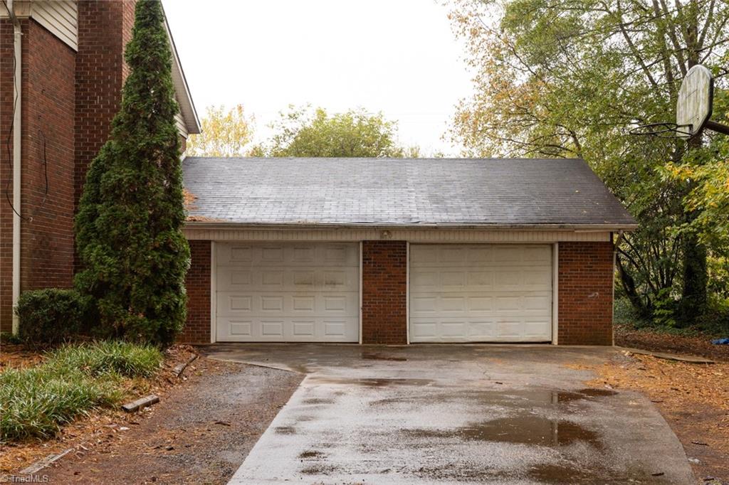 10 Maple Court Newton, NC 28658 - Photo 4 of 29