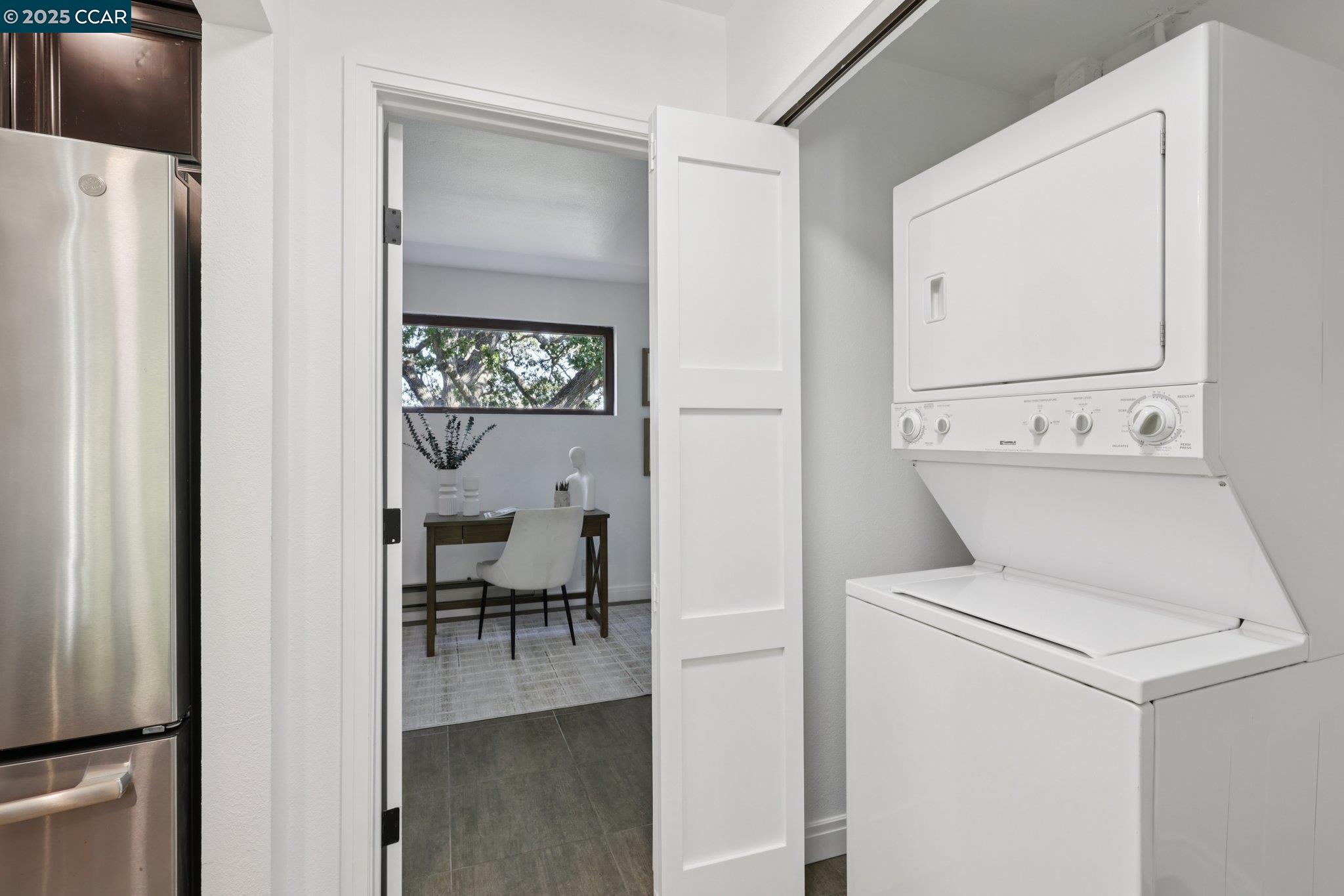 600 Suntree Lane, Unit 608 Pleasant Hill, CA 94523 - Photo 18 of 47 a view of living room with washer and dryer